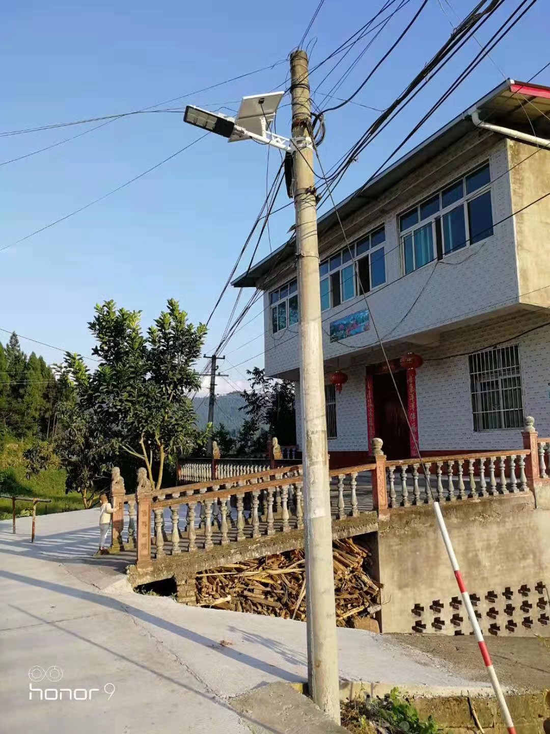 太陽(yáng)能路燈300W